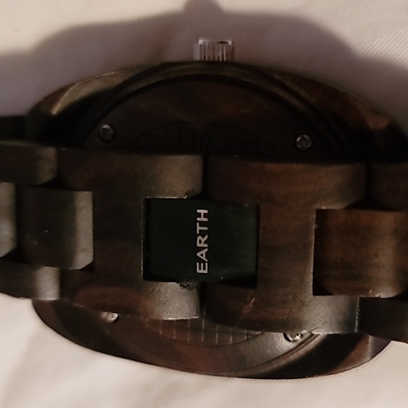 NEW Earth Eco-Friendly‎ Men's Wood Wrist Watch W/Day & Date Runs-BD-27 - Picture 7 of 8